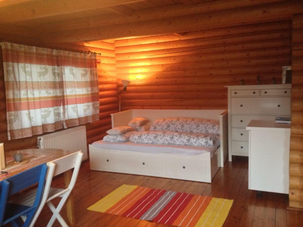 Gemuetliche Blockhuette In Wiennaehe Chalet *